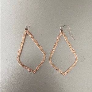 Iconic rose gold Kendra Scott earrings
